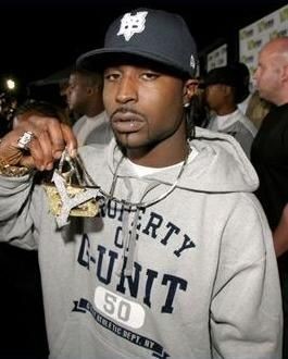 Originaire de Nashville dans le Tennessee, Young Buck est membre du G-Unit avec Lloyd Banks et le déjà culte 50 Cent. Mais c'est à l'âge de 12 ans qu'il commence à rapper... En 2000 il